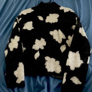 Theory size s color black, perfect and beautiful for cold weather